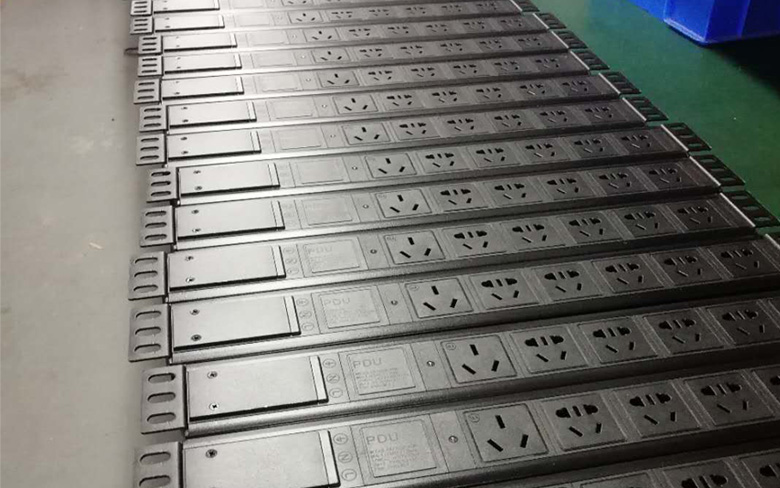 無(wú)線PDU插座5位國(guó)標(biāo)5孔10A 1位國(guó)標(biāo)16A 接線盒 電源指示燈