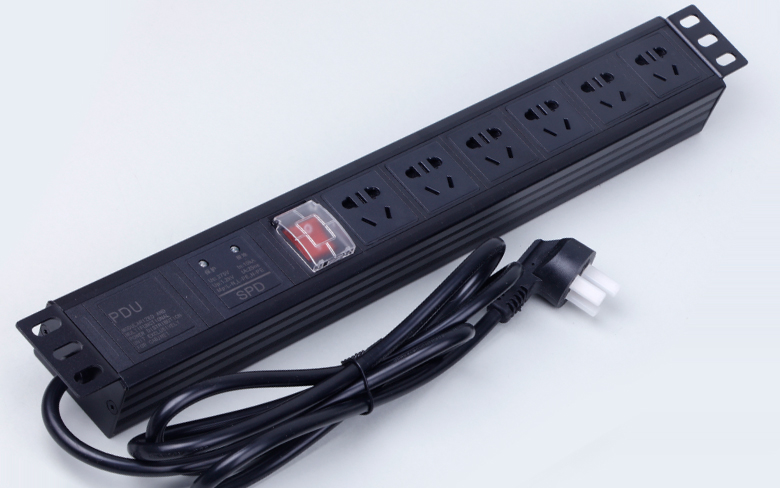 1.5U 6位新國(guó)標(biāo)5孔 雙斷開(kāi)關(guān) 防雷 PDU插座 3*1.5平方線2米 3米  10A