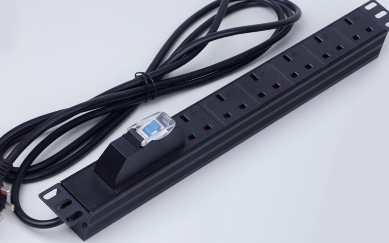 6位英式PDU插座，帶空開，英標(biāo)PDU插座