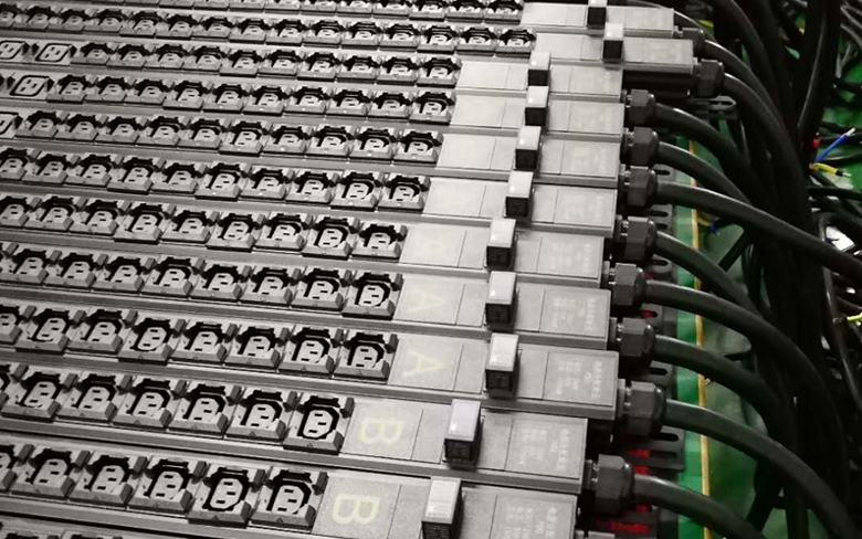 63A機(jī)柜PDU插座C13 C19 可拔插防雷